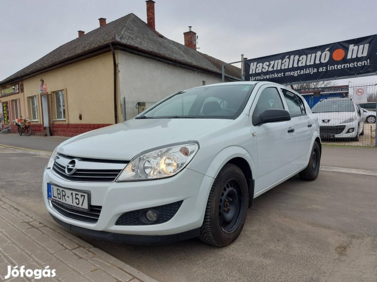 Opel Astra H Essentia Megk M Lt Llapotban Ny Rbog T Aut