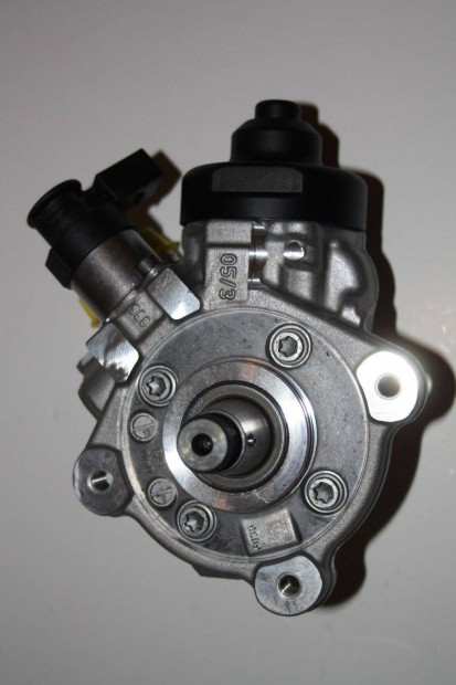 0445010514 VAG 2.0 TDI Nagynyomású Szivattyú 03L130755D