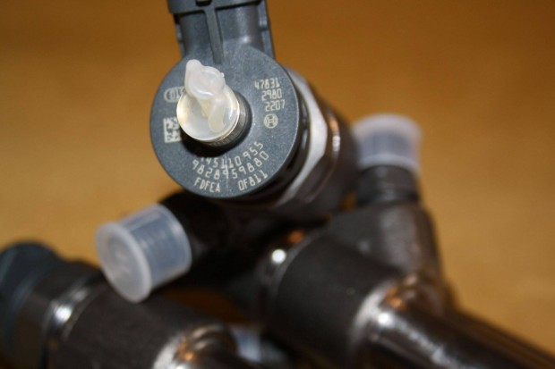 0445110955 1.5 HDI Porlaszt 0445110954 0445110749 9828959880