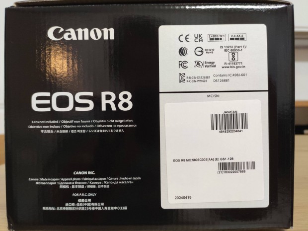 0 exps Canon EOS R8