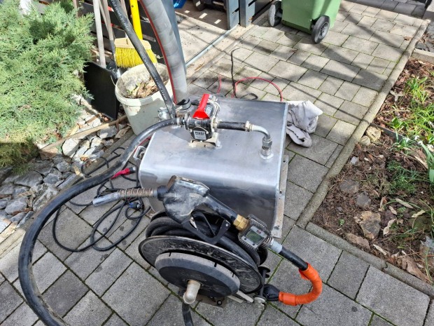 100L Aluminium Tartly Szivattyval
