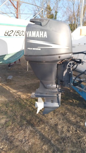 100 Le Yamaha Elad�!