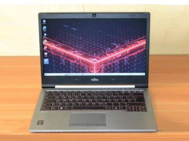 100%-os pozitiv cgtl: Fujitsu Lifebook u745 -10.4