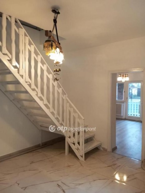 100 nm-es h�z elad� Erd�telek