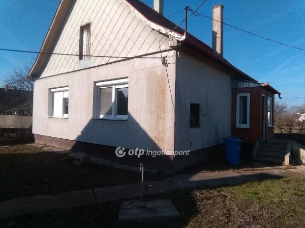 100 nm-es h�z elad� F�ldes