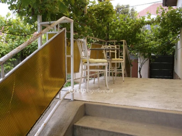 100 nm-es h�z elad� Gy�ngy�s