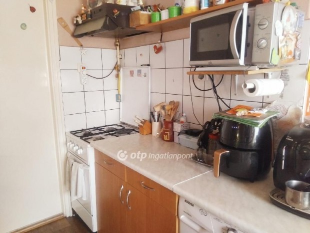 100 nm-es h�z elad� Hajd�b�sz�rm�ny