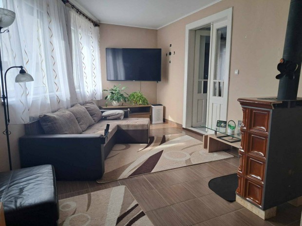 100m2-es családi ház eladó Jászjákóhalma