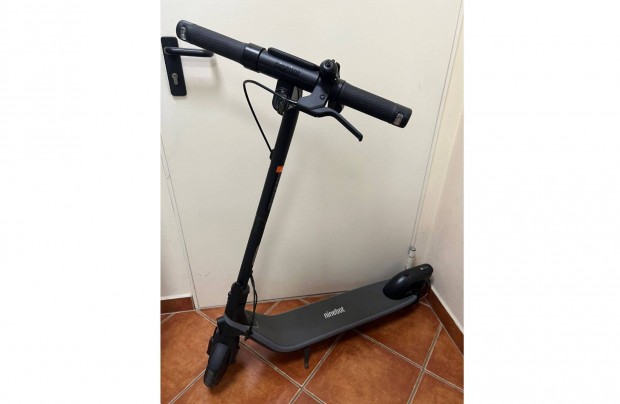 100m-t futott! Ninebot Kickscooter E2 E roller