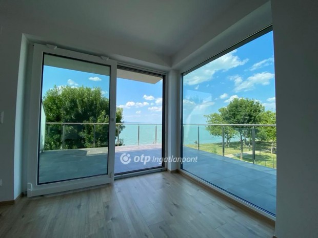 101 nm-es lak�s elad� Si�fok