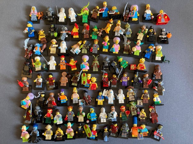 102 Lego Gyjthet Minifigura egyben