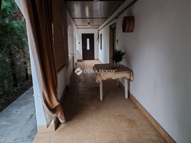 102 nm-es h�z elad� T�tkoml�s