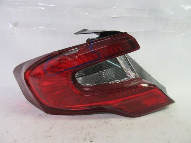 103674 Fiat Tipo szedan bal hátsó külső lámpa a képen látható