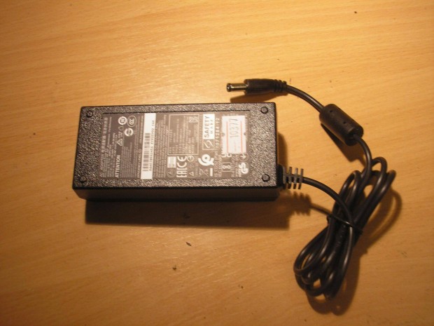 10377 Philips 19V 1.31A 25W 5,5/2,5mm tápegység adapter töltő LCD LED