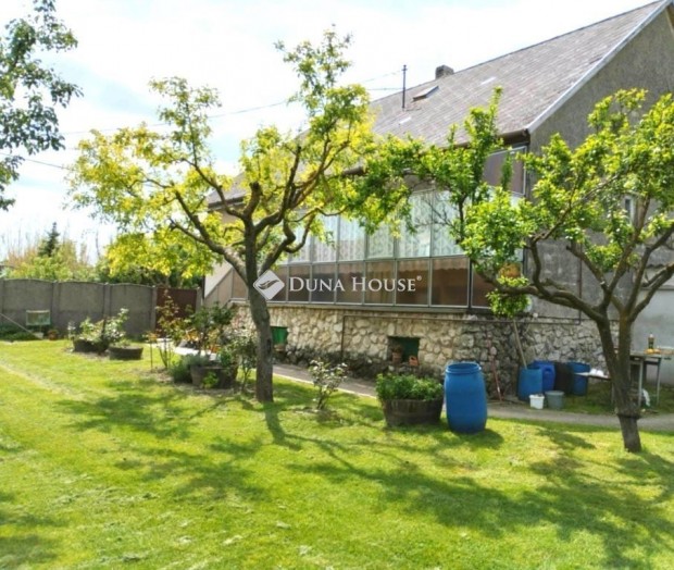 103 nm-es h�z elad� Soml�v�s�rhely