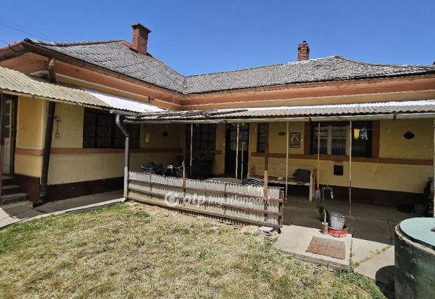 103 nm-es h�z elad� Zar�nk