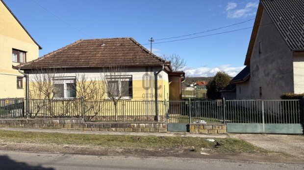 104 nm-es h�z elad� Bak