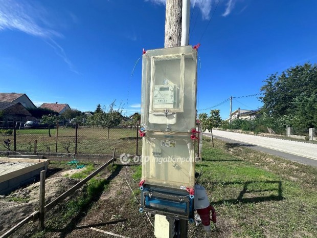 104 nm-es h�z elad� Bugyi