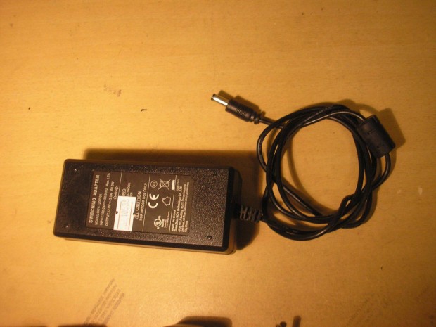 10588 Philips AOC monitor tpegysg 5,5/2,5mm 12V 5A 60W adapter tlt