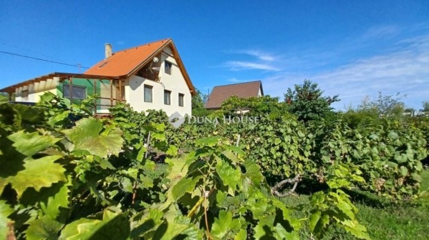 106 nm-es h�z elad� Csopak