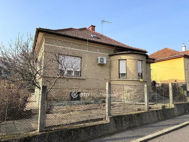 106 nm-es h�z elad� Miskolc