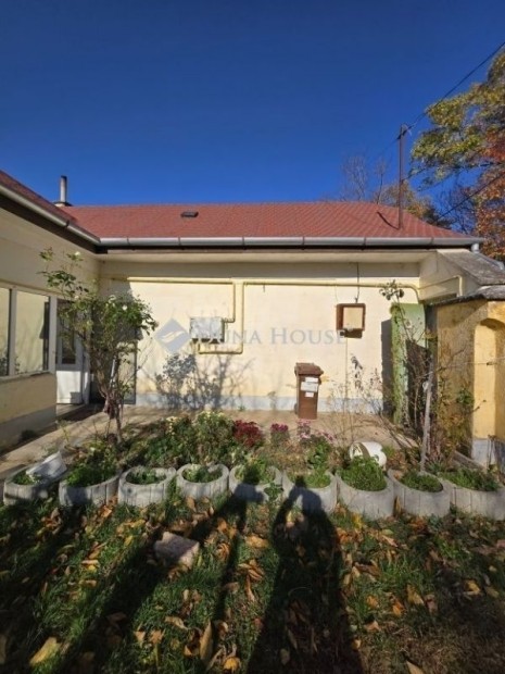 107 nm-es h�z elad� V�rpalota