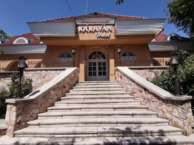 1087 nm-es panzi� elad� Gyula