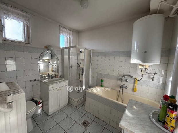 108 nm-es h�z elad� B�k�s