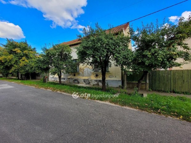 108 nm-es h�z elad� Hajd�n�n�s