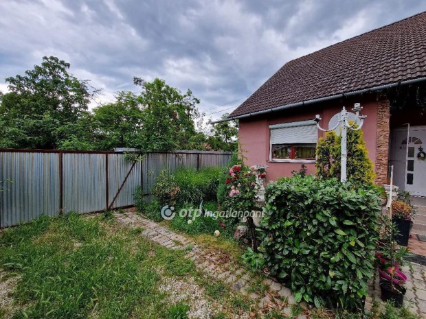 108 nm-es h�z elad� Hajd�szoboszl�