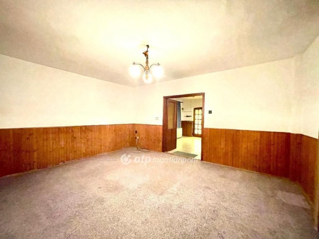 108 nm-es h�z elad� Tata