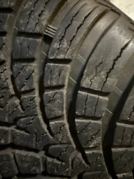 108x5, 205/60r16 lemezfelni gumikkal