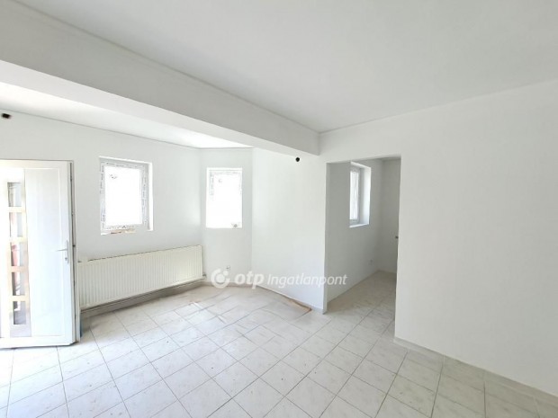 109 nm-es h�z elad� Kecskem�t