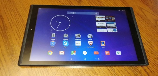 10" aut�s GPS navig�ci� friss t�rk�pekkel