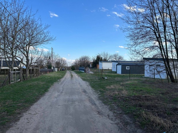 10%-os be�p�thet�s�ggel elad� egy 918 nm-es z�rtkert P�zm�ndfalun