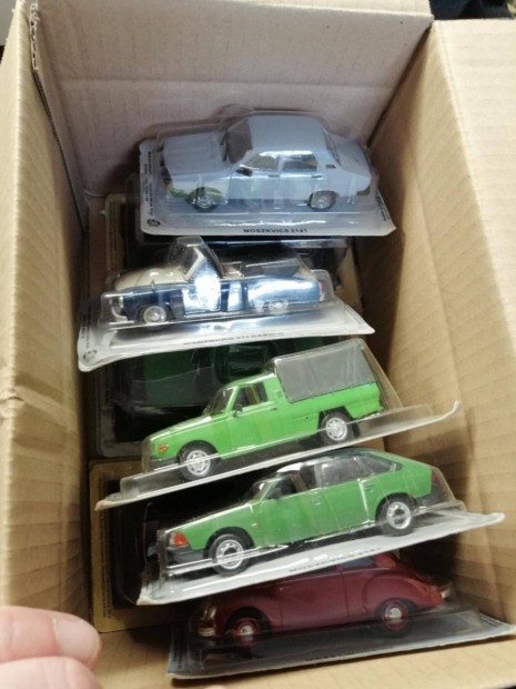 10 db Bontott 1/43-as modell , Lada, Dacia, Wartburg, Polski