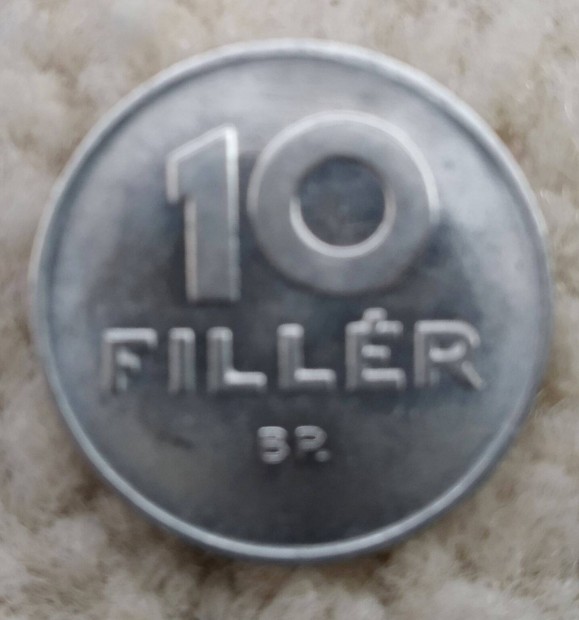 10 filléres érmék ( retro ! )