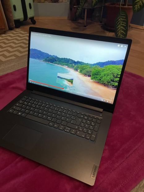 10 gen i5 Lenovo V17 IIL Laptop 17.3"Full HD