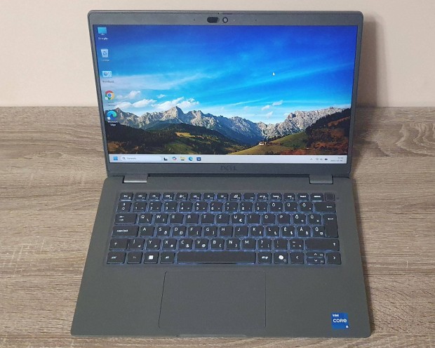 10 magos Dell Latitude i5-1335U 16GB DDR5 USB4 érintőkijelzős laptop