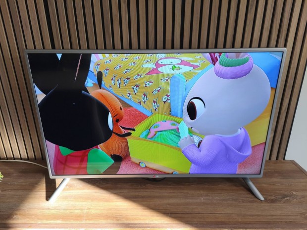 110CM LG LED TV. Full HD. Mindig tv. Usb