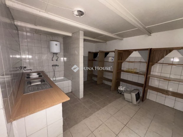 110 nm-es h�z elad� Belv�rdgyula