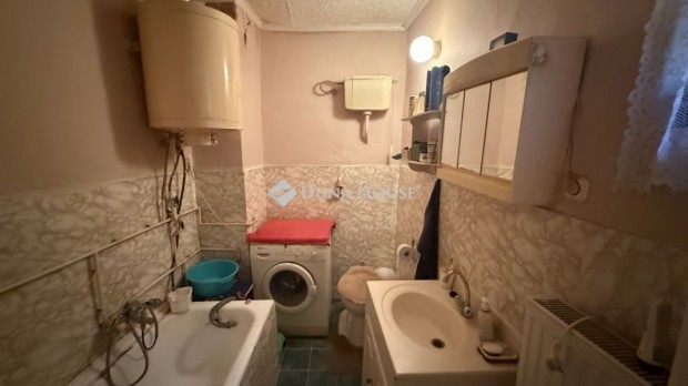 110 nm-es h�z elad� Cs�nye