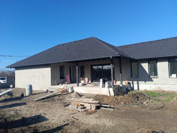 110 nm-es ház eladó Iváncsa