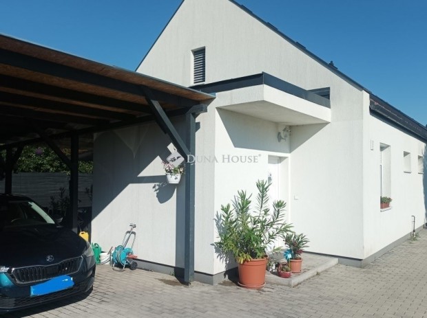 110 nm-es h�z elad� Leps�ny