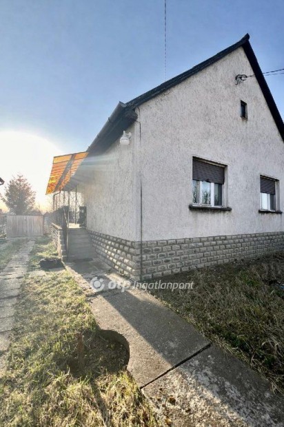 110 nm-es h�z elad� Onga