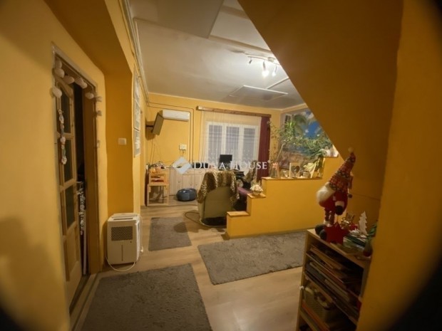 110 nm-es h�z elad� Szeged