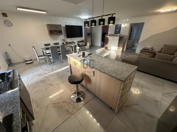 110 nm-es h�z elad� Zalaszentgr�t