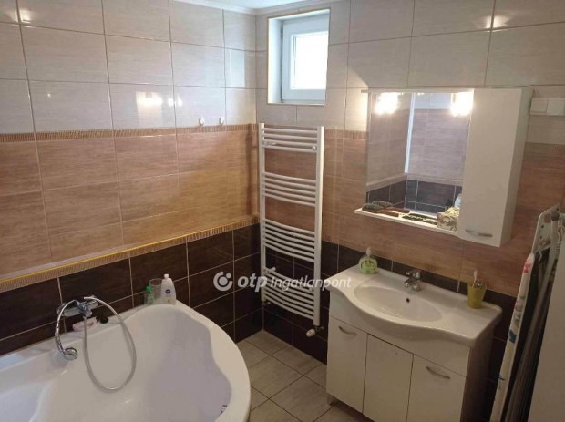 112 nm-es h�z elad� Bagod