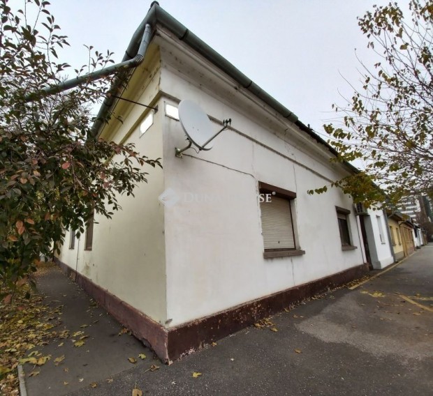 112 nm-es h�z elad� B�k�scsaba