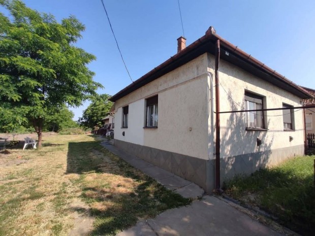 114 nm-es csal�di h�z,Horton